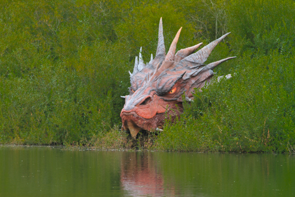 Smaug em Hobbiton na Nova Zelândia