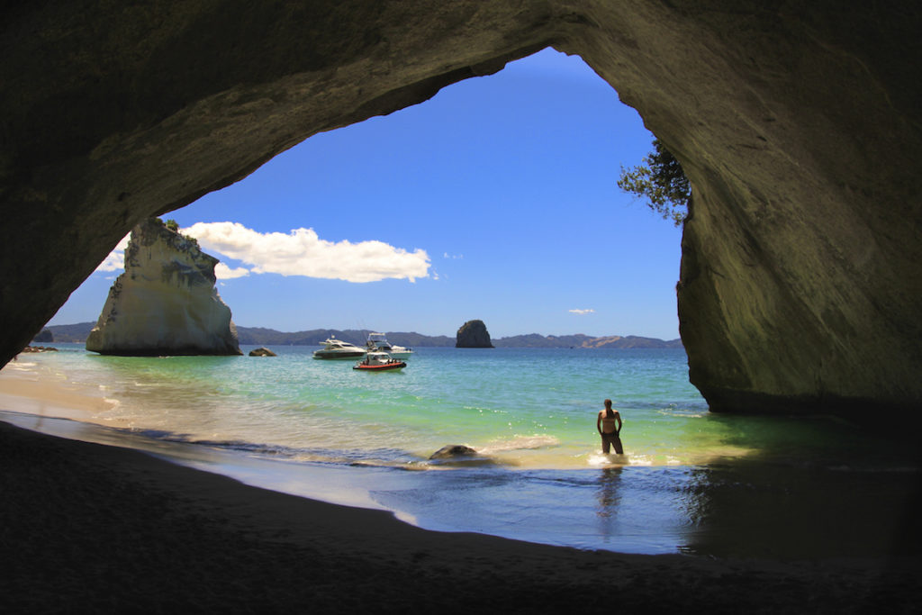 Cathedral Cove em Coromandel Península na Nova Zelândia