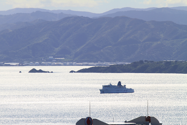 interislander chegando em Wellington